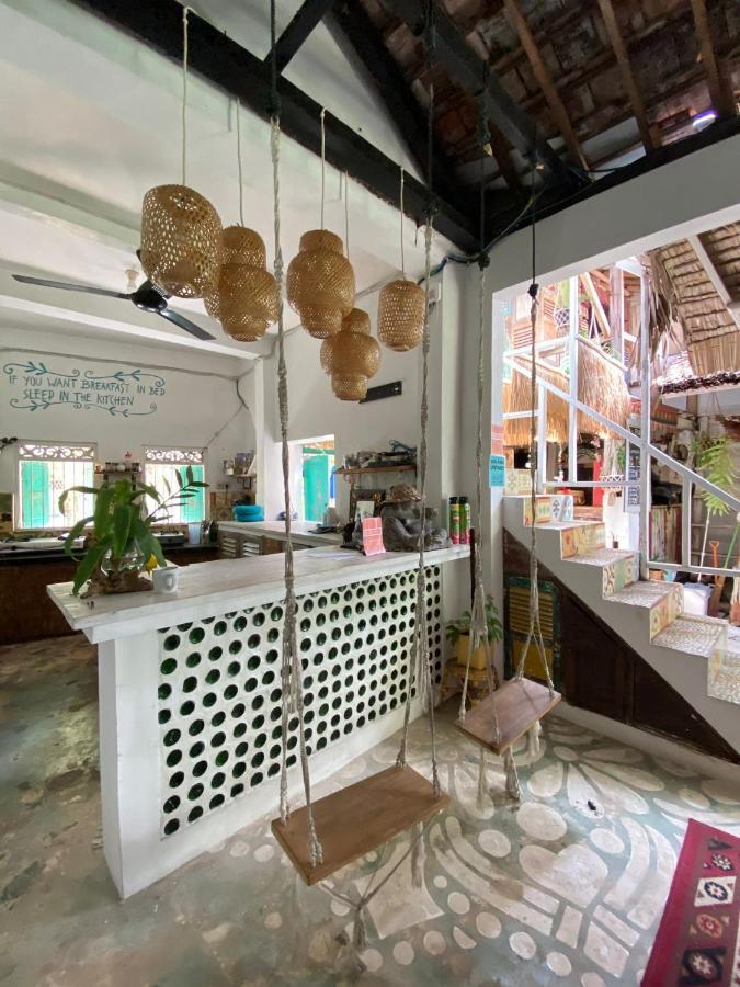 Hostel The Bodhi Tree Karimunjawa-Inseln Exterior foto