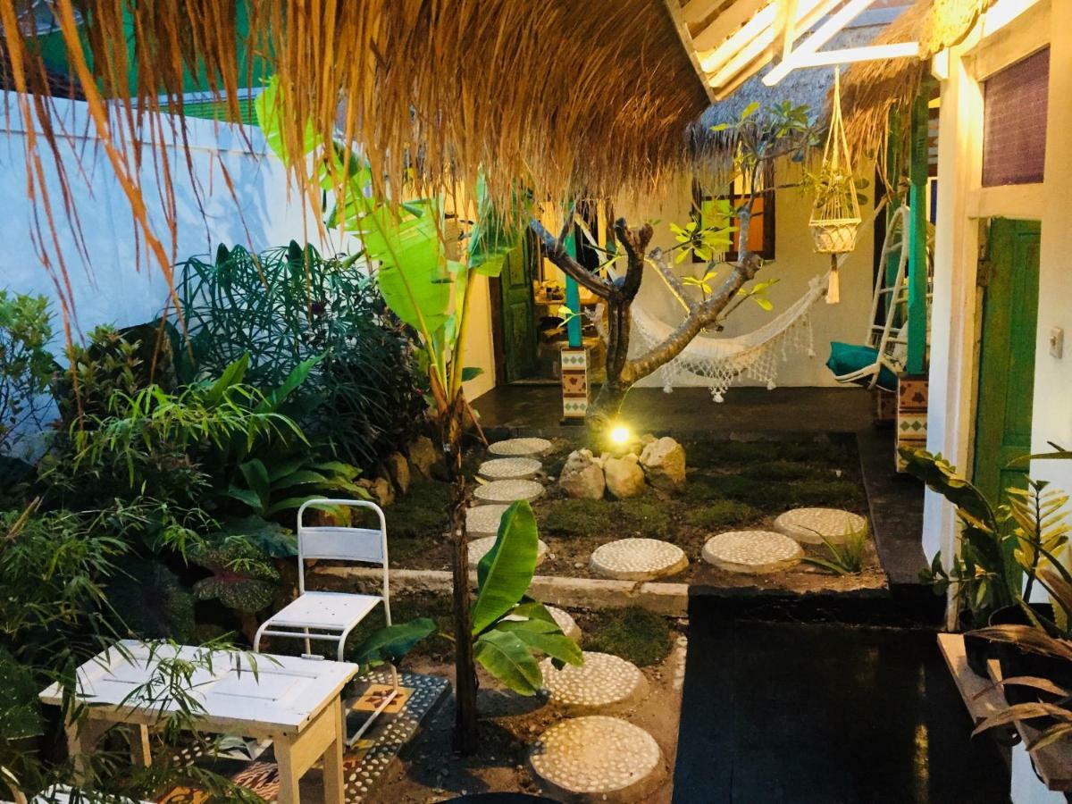 Hostel The Bodhi Tree Karimunjawa-Inseln Exterior foto