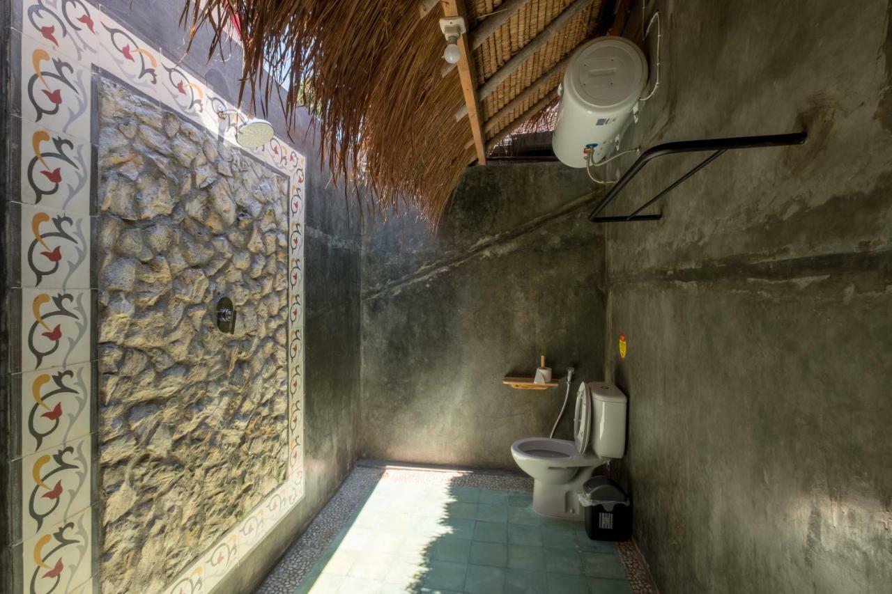 Hostel The Bodhi Tree Karimunjawa-Inseln Exterior foto