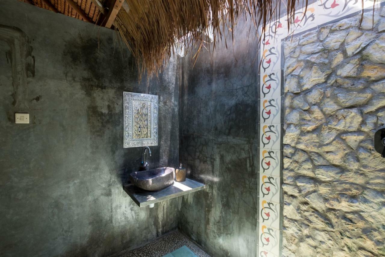 Hostel The Bodhi Tree Karimunjawa-Inseln Exterior foto