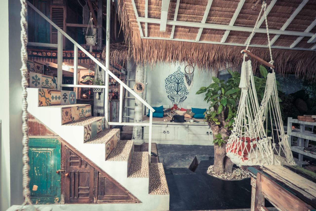 Hostel The Bodhi Tree Karimunjawa-Inseln Exterior foto