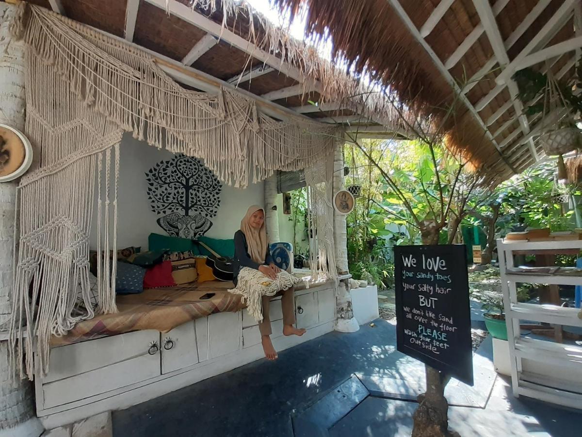 Hostel The Bodhi Tree Karimunjawa-Inseln Exterior foto